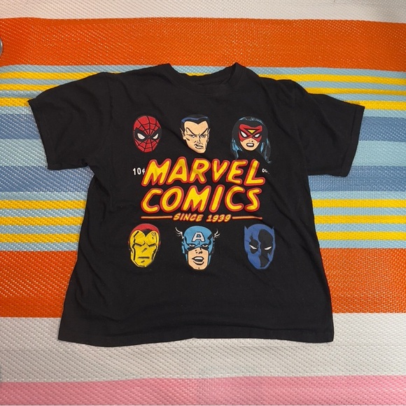 Marvel 1939 Superhero Black Multi Color T-Shirt Men’s Size Large - Picture 1 of 3